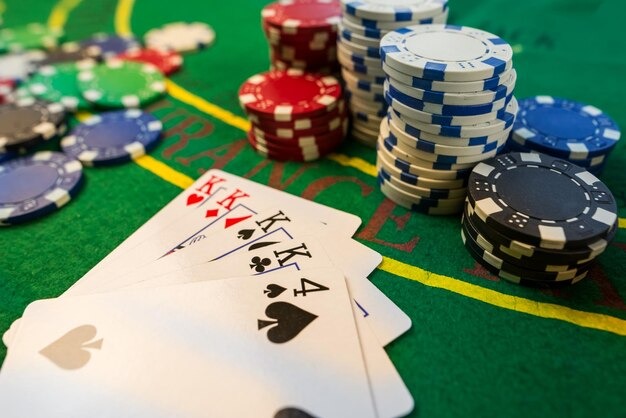 339 bat 339 bat-এ আসুন আড্ডা দিন ও Baccarat Squeeze খেলুন